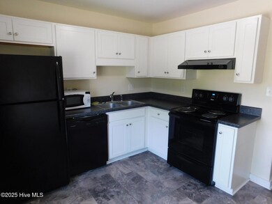 201 Shipman Rd unit 38, Havelock, NC 28532 - photo 6