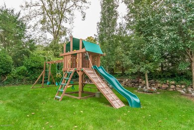 6 Benjamin St, Old Greenwich, CT 06870 - photo 3