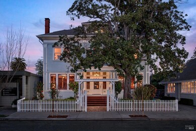 10 Keller Street