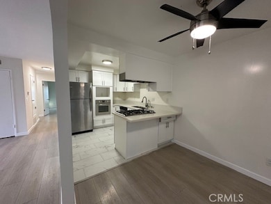 17061 Grove Cir unit A, Huntington Beach, CA 92647 - photo 4