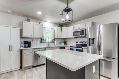 420 Hurstview Dr, Hurst, TX 76053 - photo 6