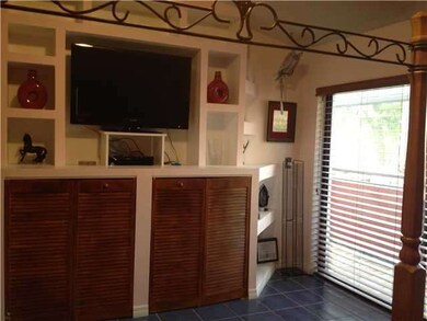 3535 Magellan Cir unit 528, Miami, FL 33180 - photo 5