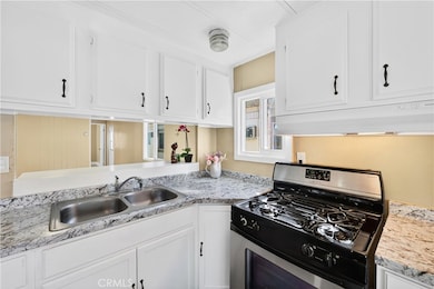 6656 E Rosecrans Ave unit N12, Compton, CA 90221 - photo 4