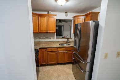 81 Coalpit Hill Rd unit B, Danbury, CT 06810 - photo 7
