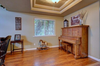 1439 Matthews Place, Medford, OR 97504 - photo 4