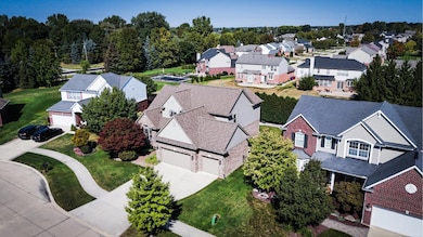 21839 Goldenwillow Dr, Macomb, MI 48044 - photo 4