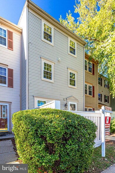 11456 Fruitwood Way, Germantown, MD 20876 - photo 4