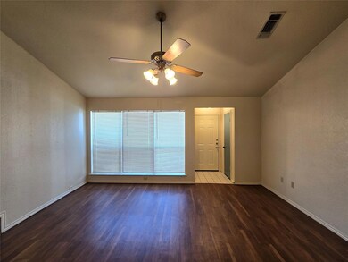 Large front picture window with blinds!