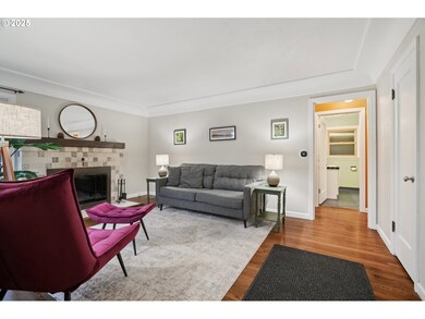 3286 NE Holman St, Portland, OR 97211 - photo 7