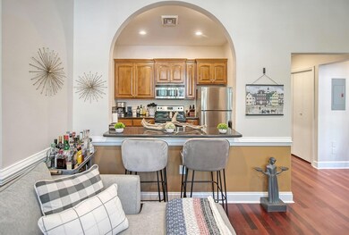 17-web-or-mls-CREM_350 King #207_017