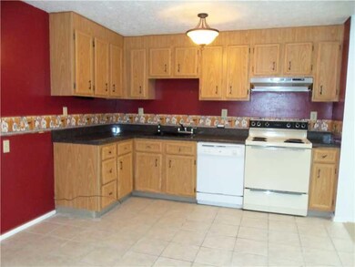 Kitchen. Ceramic Flooring