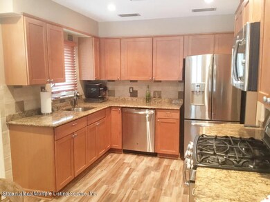 268 Edison St, Staten Island, NY 10306 - photo 4