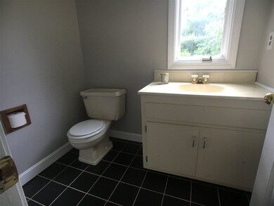 12 Crawford Ln unit U11, Nashua, NH 03063 - photo 6