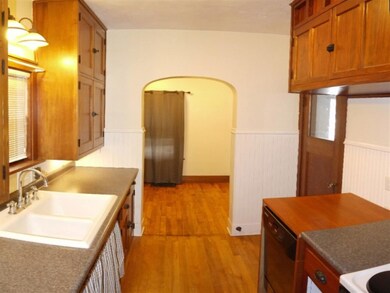 1026 W 17th St, Davenport, IA 52804 - photo 2