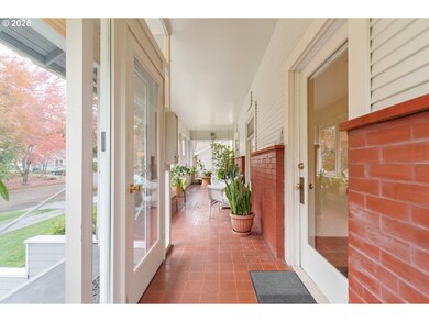 1027 W Broadway, Eugene, OR 97402 - photo 4