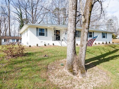 1034 E Lakeshore Dr, Dalton, GA 30720 - photo 4