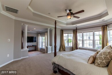 22312 Lost Branch Cir, Ashburn, VA 20148 - photo 4