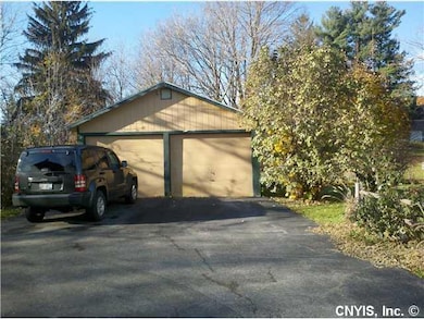 Parking Lot/Garage
