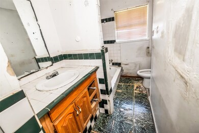 10918 Maple Leaf St, Houston, TX 77016 - photo 6