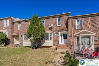 1405 Presidential Dr, Whitehall, PA 18052 - photo 2