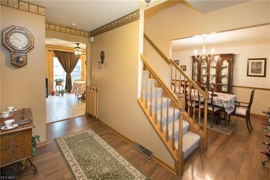 785 Hollyview Dr, Sheffield Lake, OH 44054 - photo 2