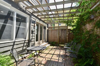 538 Green St unit 1, Cambridge, MA 02139 - photo 3