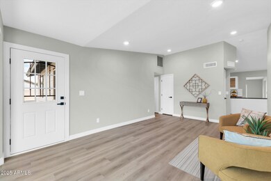 229 E Merrill Ave-13_(2048)
