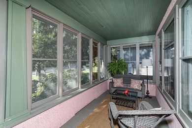 811 6th St SW, Rochester, MN 55902 - photo 4