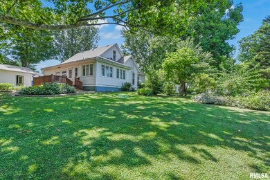 262 S Morgan St, Virginia, IL 62691 - photo 2