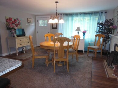 154 Richmond Dr, Warwick, RI 02888 - photo 4