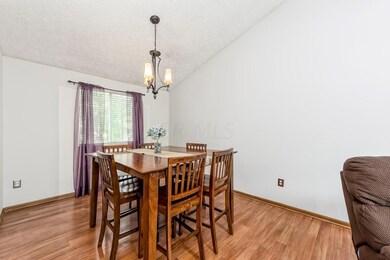 T 902 Windbourne ct00013
