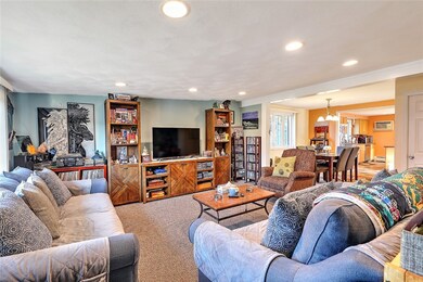 15 Chelmsford Ave, Warwick, RI 02889 - photo 4