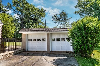 2811 Wellington Rd, Erie, PA 16506 - photo 4