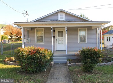 113 W 4th Ave, Ranson, WV 25438 - photo 2