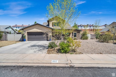 807 N 370 W, La Verkin, UT 84745 - photo 2