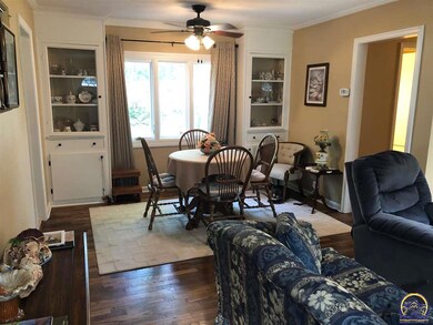 1910 SW Arnold Ave, Topeka, KS 66604 - photo 5