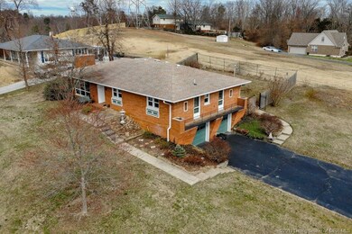 1111 Westwood Ln, New Albany, IN 47150 - photo 3