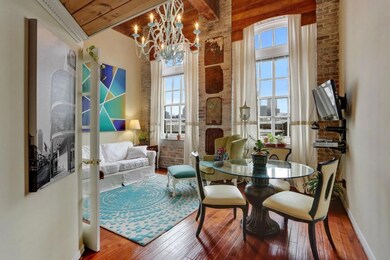 Gorgeous renovated condo on 2nd floor of Federal F