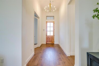 1024 Gatlin Cir, Springtown, TX 76082 - photo 4