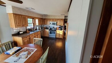 Kitchen pic 1