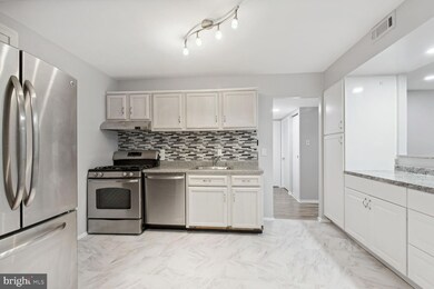 1635 Parkcrest Cir unit 8D/201, Reston, VA 20190 - photo 5