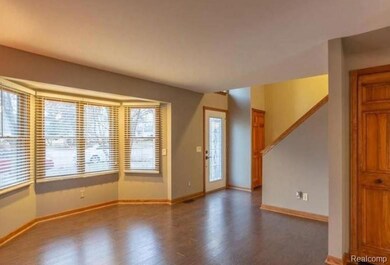 4022 Hazelett Dr, Waterford, MI 48328 - photo 4