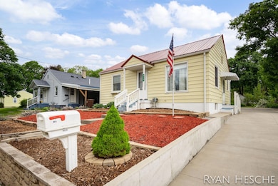 3-web-or-mls-812 Forest St-3