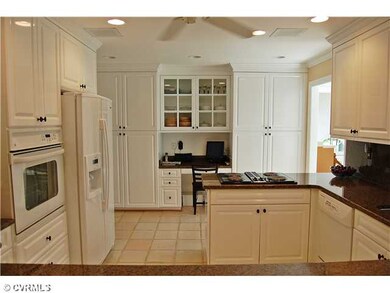Kitchen - View of the kitchen from the family room
