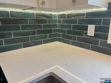 34 Warman St unit 2, Montclair, NJ 07042 - photo 2