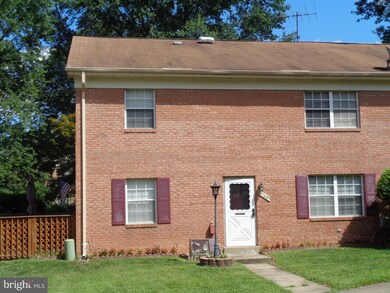 9764 Hagel Cir unit C, Lorton, VA 22079 - photo 3