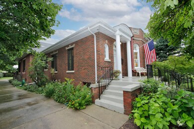 1212 N Sheridan Rd, Waukegan, IL 60085 - photo 2