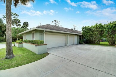 13302 Doubletree Cir, Wellington, FL 33414 - photo 4