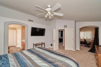 Master Bedroom2 (31)