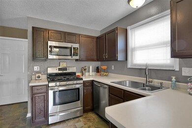 725 Copper Line Rd, Maryville, IL 62062 - photo 7